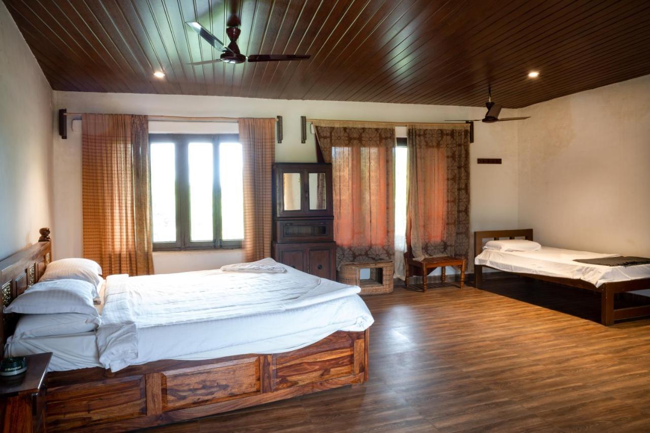 Hampi'S Whiskers Resort Esterno foto